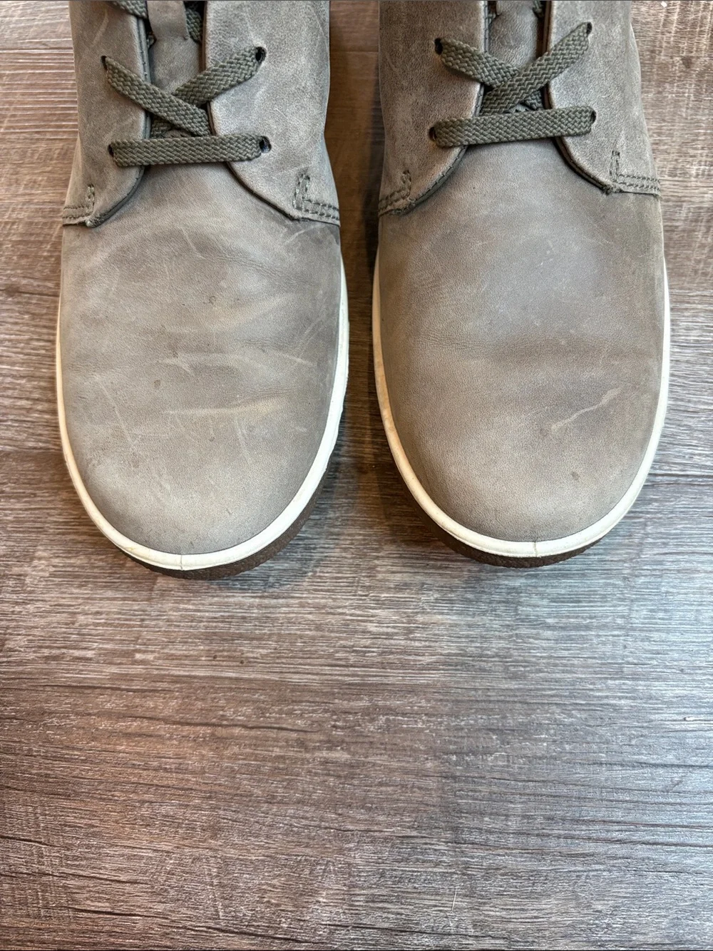 ECCO Chase II Bootie Hydromax Sneaker Women's 9/9.5 (40) Warm Gray Leather